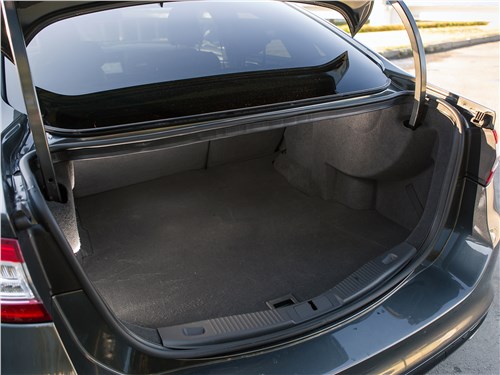 Ford Mondeo 2015 багажное отделение