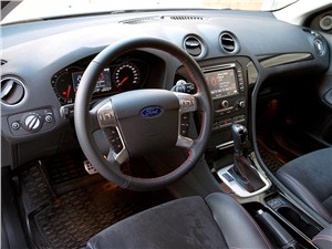 Ford Mondeo 2011 водительское место
