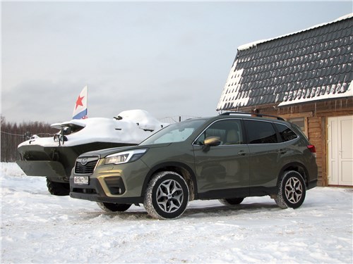 Subaru Forester 2019 вид сбоку