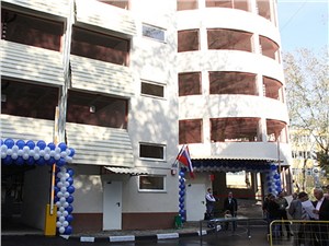 В центре Москвы открыт 6-этажный «народный гараж»
