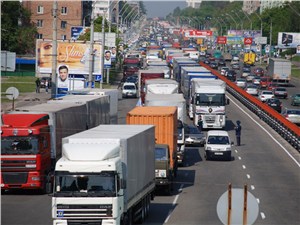 Вылетные магистрали закроют для грузовых авто