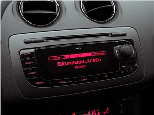 Seat Ibiza 2012 панель аудиосистемы 