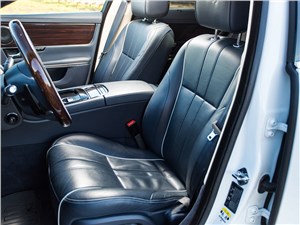 Jaguar XJ 2012 передние кресла