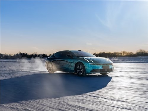 Седан Lynk & Co получит гибридную силовую установку 