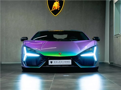 В Нидерландах продают этот Lamborghini Revuelto с уникальным цветом кузова