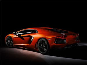 Предпросмотр lamborghini aventador lp700-4 2013 вид сзади