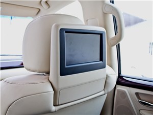 Lexus LX 570 2012 монитор