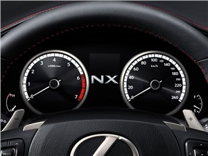 Lexus NX 2014 приборная панель