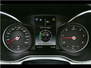 Mercedes-Benz С 250 2014 приборная панель