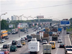 По МКАД запретят ездить грузовым машинам