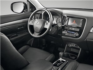 Mitsubishi Outlander 2012 водительское место