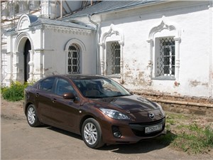 Mazda 3 2011 вид спереди