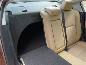 Mazda 3 2011 задние сидения
