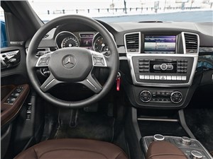 Mercedes-Benz GL-Klasse 2012 водительское место