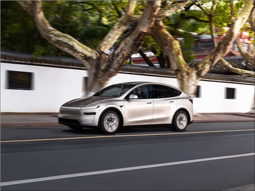 Tesla представила семиместную Model Y L не для китайского рынка