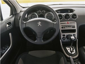 Peugeot 308 2011 водительское место