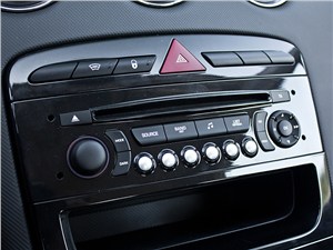 Peugeot 408 2010 магнитола