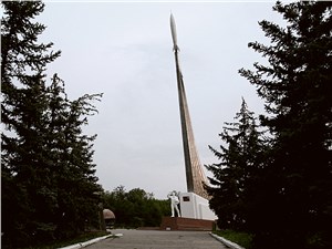 Монумент рядом с местом приземления Юрия Гагарина