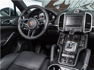 Porsche Cayenne S 2015 водительское место