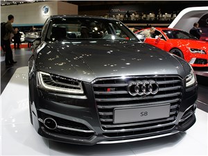Audi S8 2013 вид спереди фото 2
