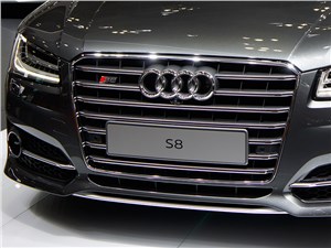 Audi S8 2013 радиатор