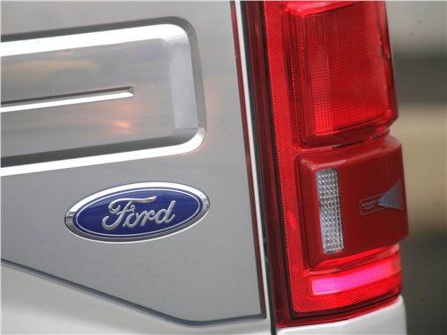 Предпросмотр ford f-150 2016 металлизированные накладки