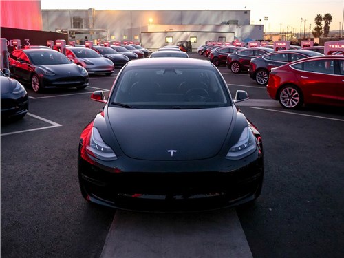 Tesla Model 3 получит пневмоподвеску