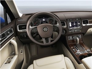 Volkswagen Touareg 2014 водительское место