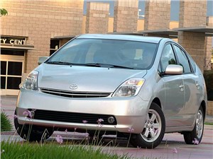 Предпросмотр toyota prius 2006 второе поколение автомобиля вид слева спереди