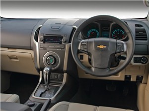 Chevrolet Trailblazer 2012 водительское место