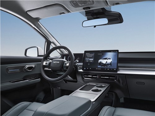 UMO 5 (2026) салон