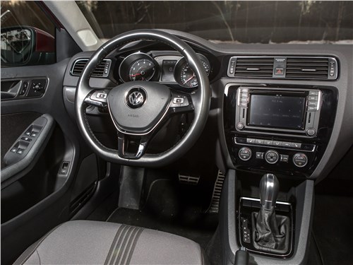 Volkswagen Jetta 2015 салон