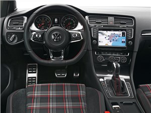 Volkswagen Golf GTI Performance 2013 водительское место