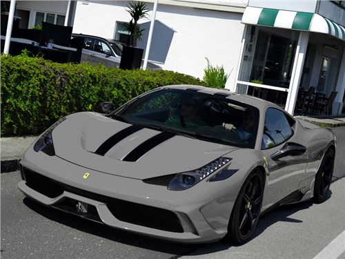 Новость про Ferrari - Ferrari получило заказов на эксклюзивные автомобили на пять лет вперед