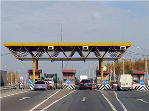 На платных дорогах можно будет ездить со скорость 130 км/ч