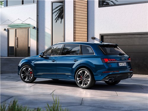 Audi Q7 (2025) вид сзади