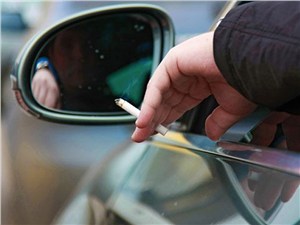 За брошенный из окна автомобиля окурок штраф 1500 руб.