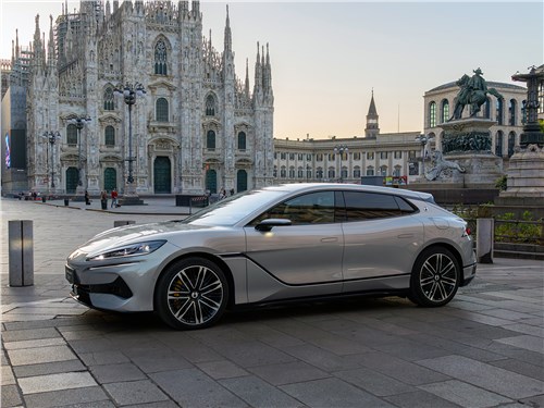 Denza Z9 GT (2026) вид сбоку