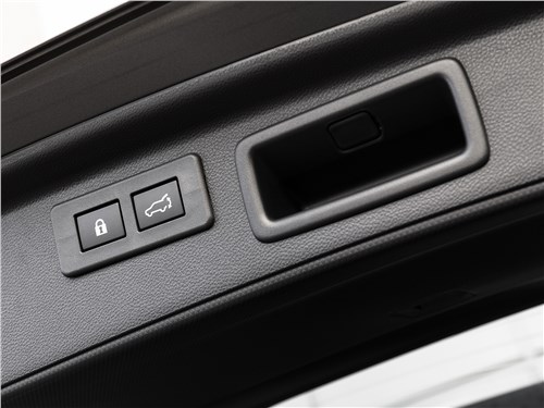 Subaru Forester 2019 кнопка открывания багажника