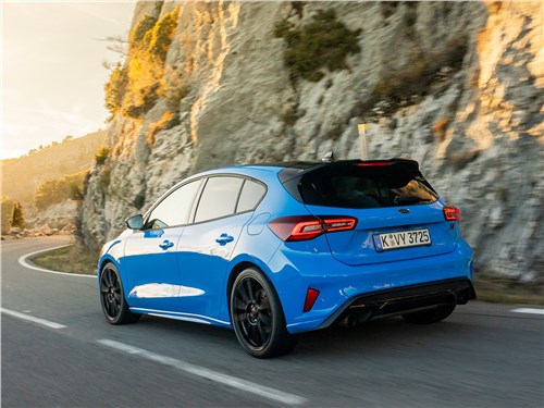 Ford Focus ST Edition (2025) вид сзади