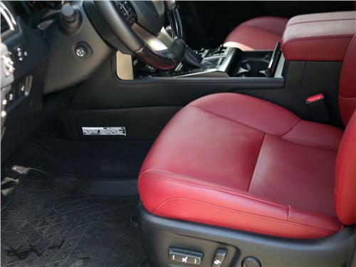 Lexus GX 460 2020 кресло