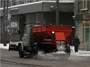 С гололедицей в Москве будут бороться уральские реагенты