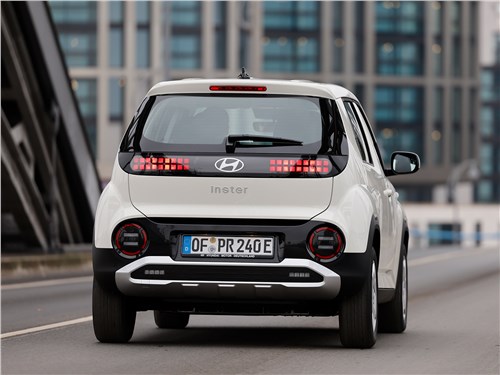 Hyundai Inster (2025) вид сзади