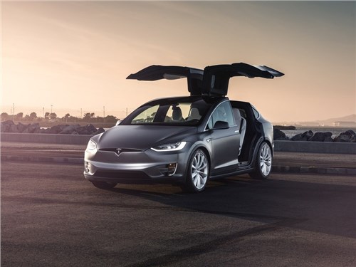 Tesla получила новый автопилот