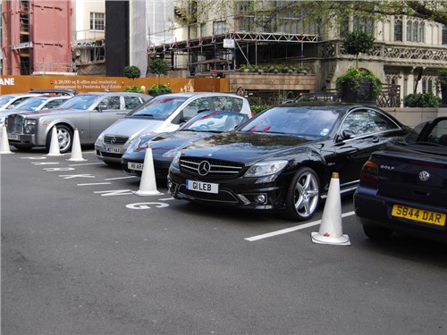 В России зарегистрировано чуть меньше десяти тысяч автомобилей класса Luxury