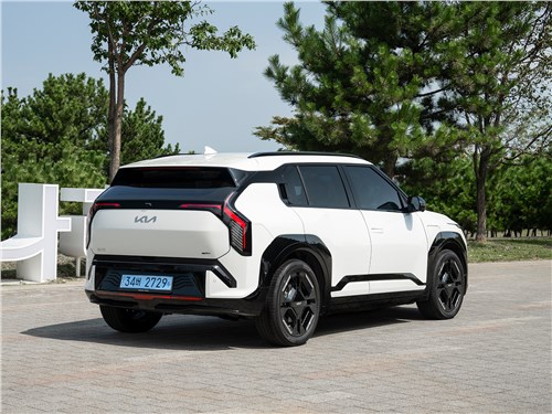 Kia EV3 (2025) вид сзади