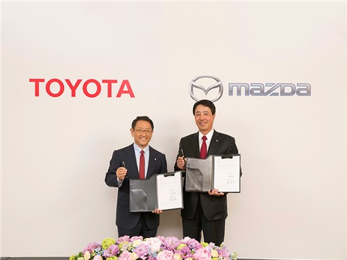 Toyota поможет Mazda разработать электромобили. И купит ее акции