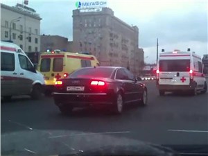 Очередную «скорую помощь» задержали из-за кортежа чиновника