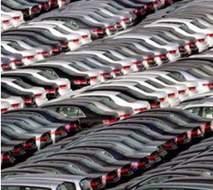 Российский автомобильный рынок продолжает снижаться