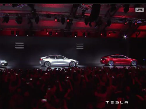 Tesla получила рекордные 276 тыс. предзаказов на Model 3